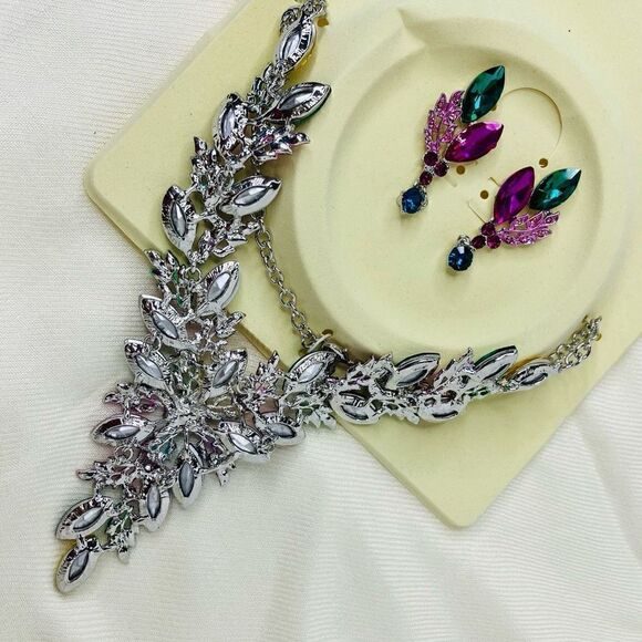 Fashion Jewelry Radiant Gemstone Statement Necklace Set with Earrings Multicolor - Picture 4 of 8